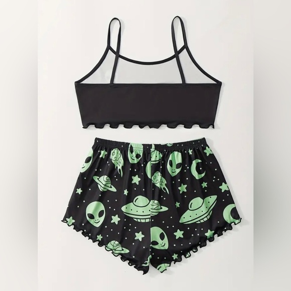Womens Plus 2pc Black Green Alien Cropped Tank & Shorts Pajama Set - Picture 2 of 13